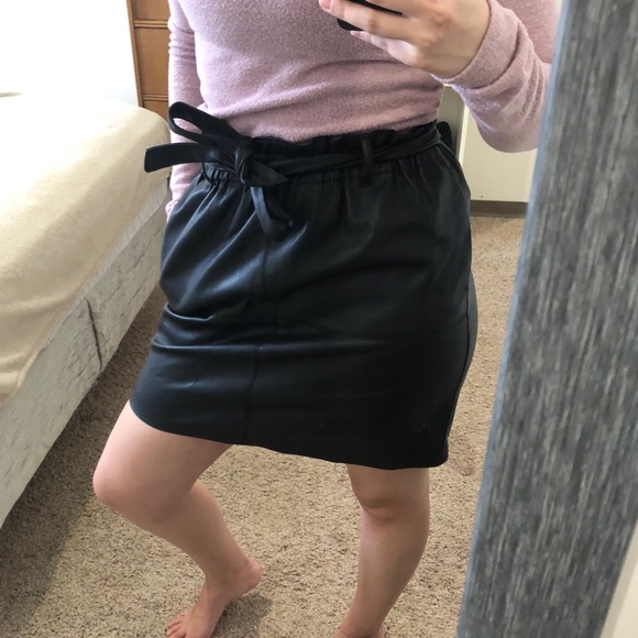 ✨ 3 for 30 ✨ Only pleather paper bag skirt - Picture 3 of 4